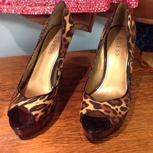 Guess New size 8 Cheetah print Platform Heels
